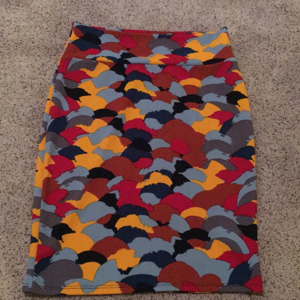 LuLaRoe Medium Cassie Skirt